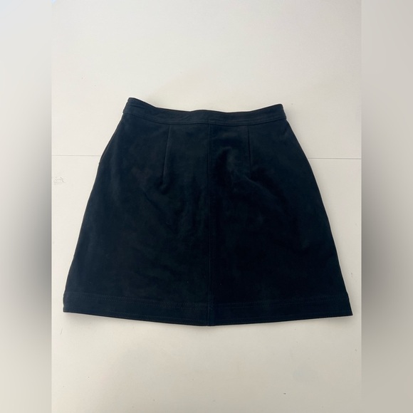 Abercrombie & Fitch Black Faux Suede Full Button Mini Skirt Size Small - Picture 4 of 9